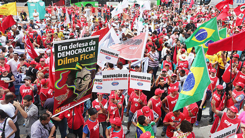 Foto size_810_16_9_PP_-Protesto-em-frente-a-sede-da-Petrobras-em-Sao-Paulo-foto-Paulo-Pinto-Fotos-Publicas0013
